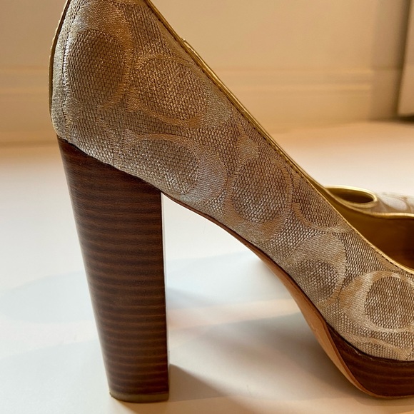 LAST CHANCE!  COACH "Tristian" Signature Pattern Pump in Gold - Picture 7 of 13